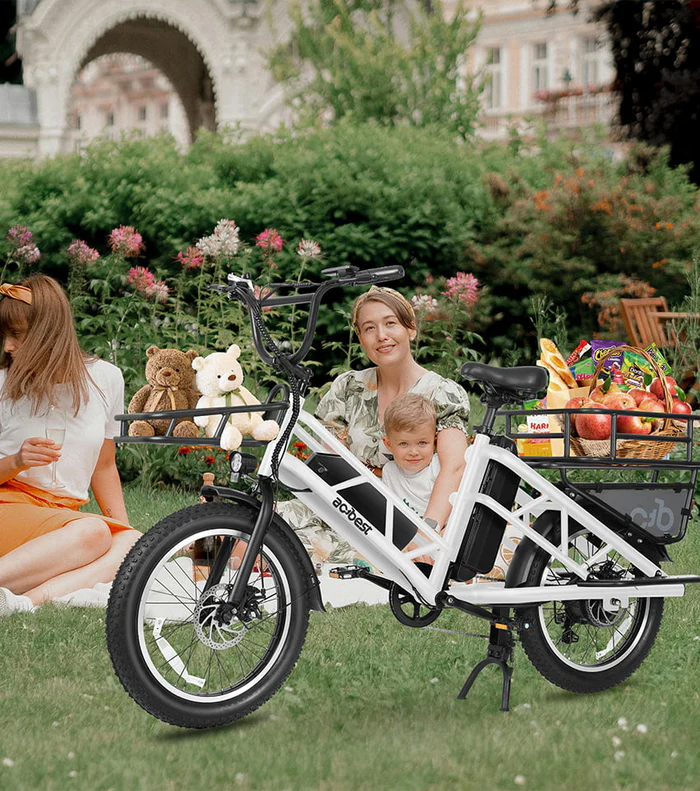 A family next to a cargo e-bike loaded with daily necessities