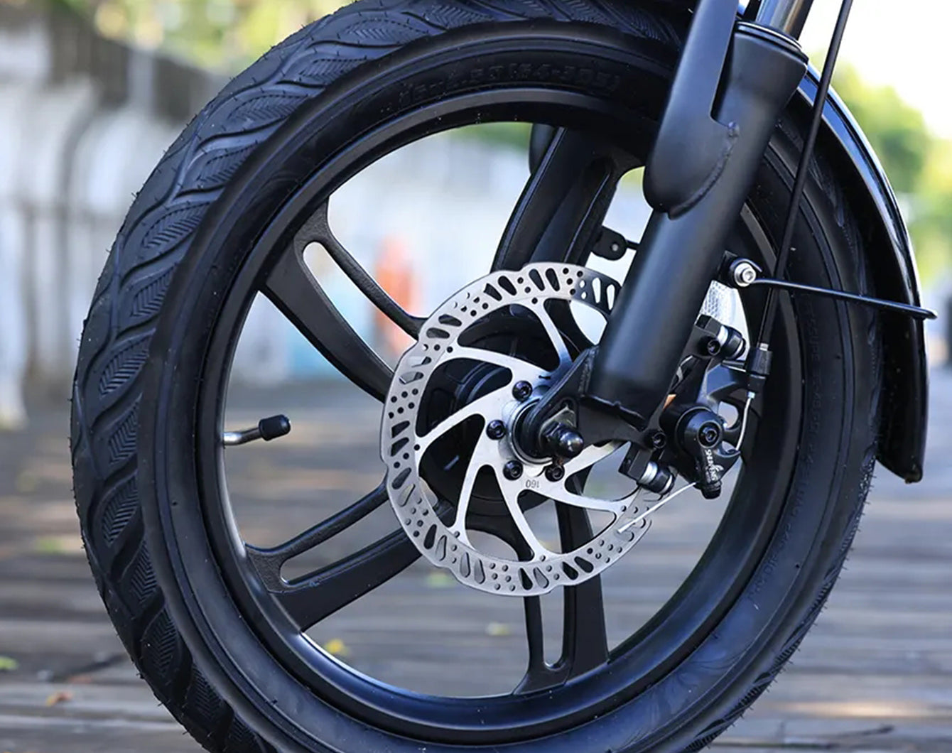 16" x 2.5 Fat Tires: Unmatched Stability and Precision Control